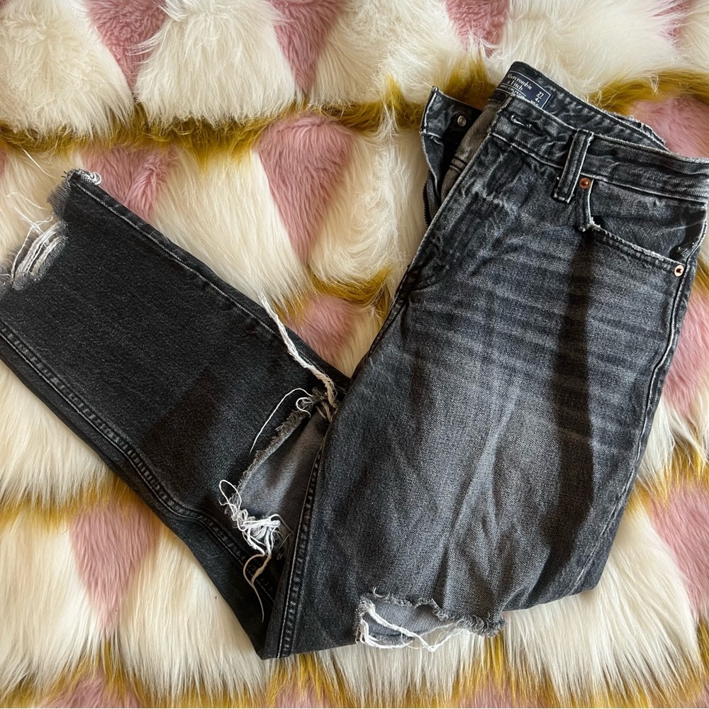 Abercrombie High Rise Girlfriend Jean - size 27
